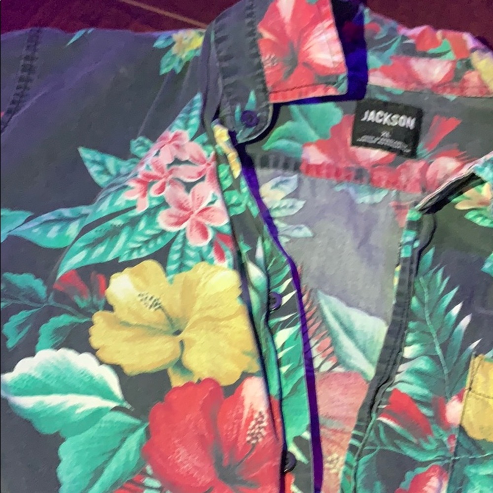 Button up - Picture 2 of 3